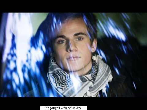 Godric`s Album - G : Un vampir cu ti-ti-ul Go : Pustoaico - c_c Album c_c